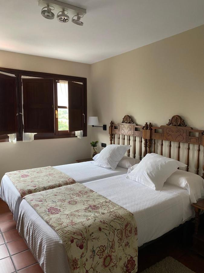 Hotel La Boriza Andrin Bagian luar foto