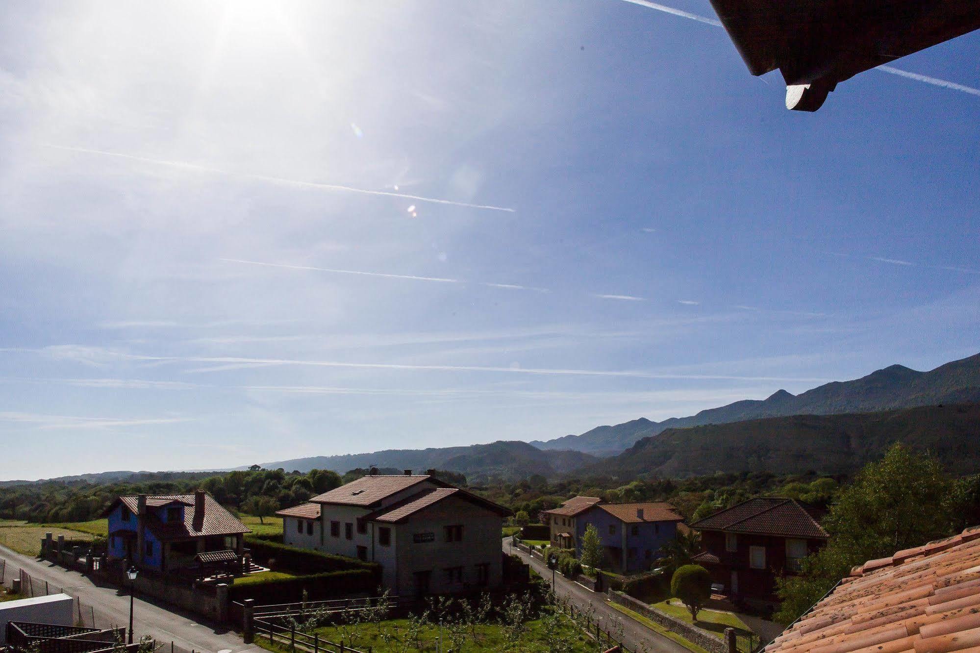 Hotel La Boriza Andrin Bagian luar foto